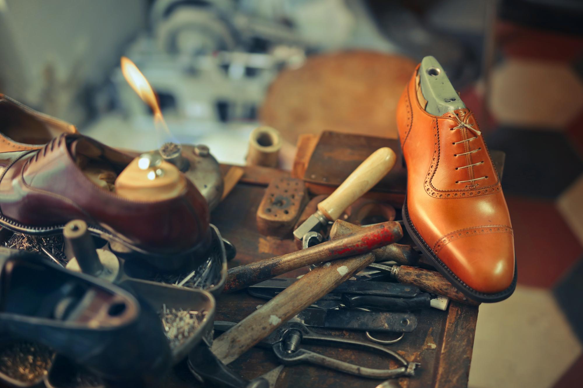 shoe-lasting